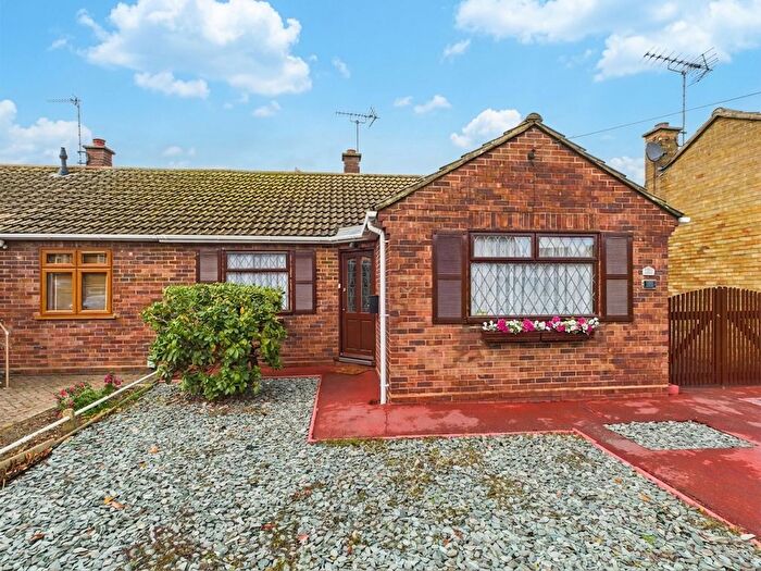 2 Bedroom Semi Detached Bungalow For Sale In Hearsall Avenue, Stanford-Le-Hope, SS17