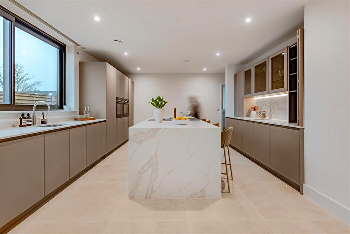 5 Bedroom Detached House To Rent In Roedean Way, Brighton, BN2