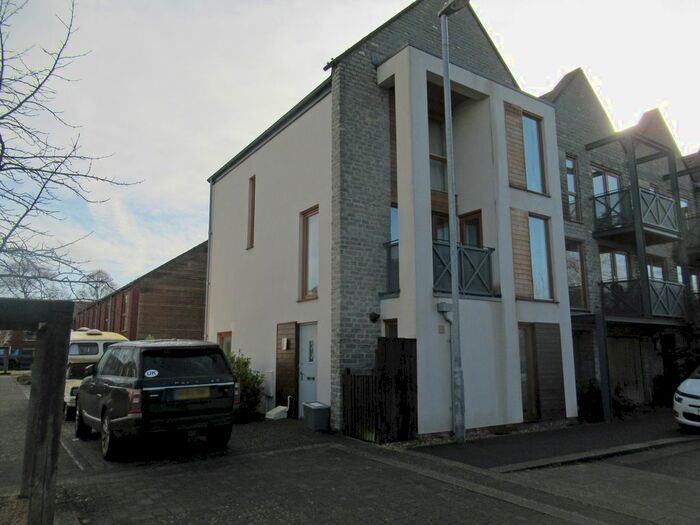 5 Bedroom End Of Terrace House To Rent In Couture Grove, Street, BA16