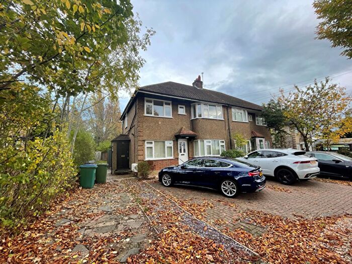 2 Bedroom Maisonette To Rent In Courtlands Drive, Watford, WD17