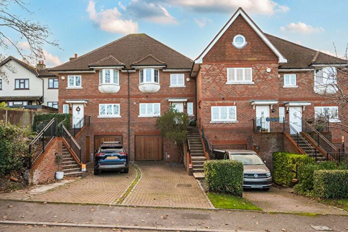 3 Bedroom Town House For Sale In Grosvenor Road, Epsom, KT18