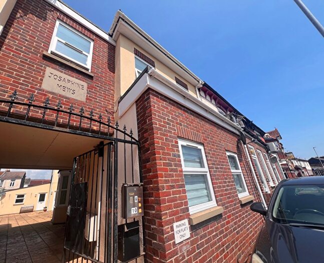 2 Bedroom Mews To Rent In New Road, North End, Portsmouth, PO2