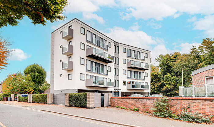 2 Bedroom Flat For Sale In Old London Road, St Albans, AL1