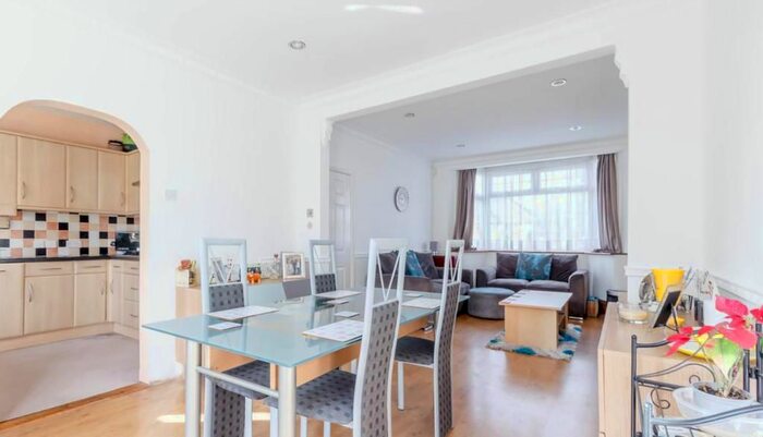 3 Bedroom Semi-detached House To Rent In Lessington Avenue, Romford, London, RM7