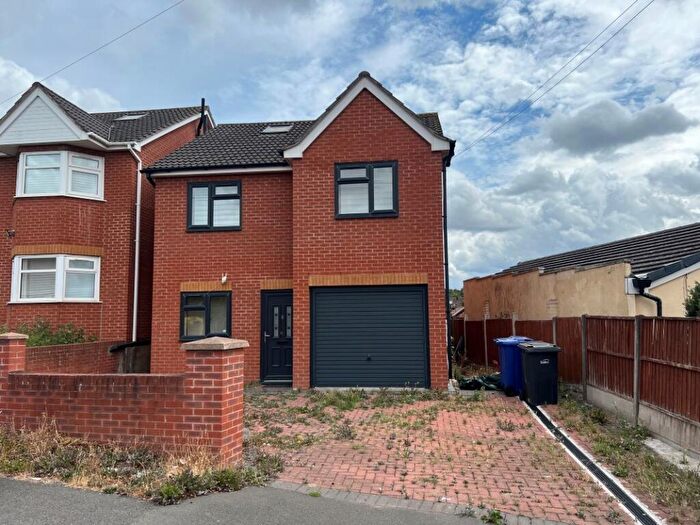 4 Bedroom Detached House For Sale In Redhall Road, Dudley, DY3
