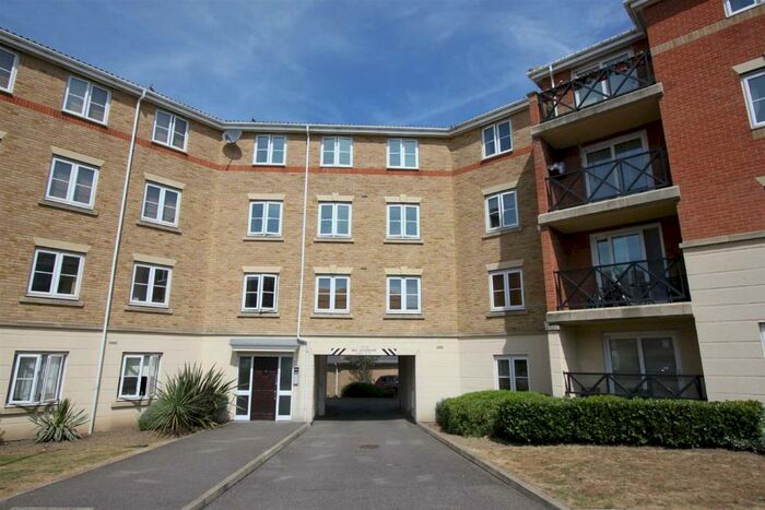 2 Bedroom Flat To Rent In Retort Close, Southend On Sea, SS1