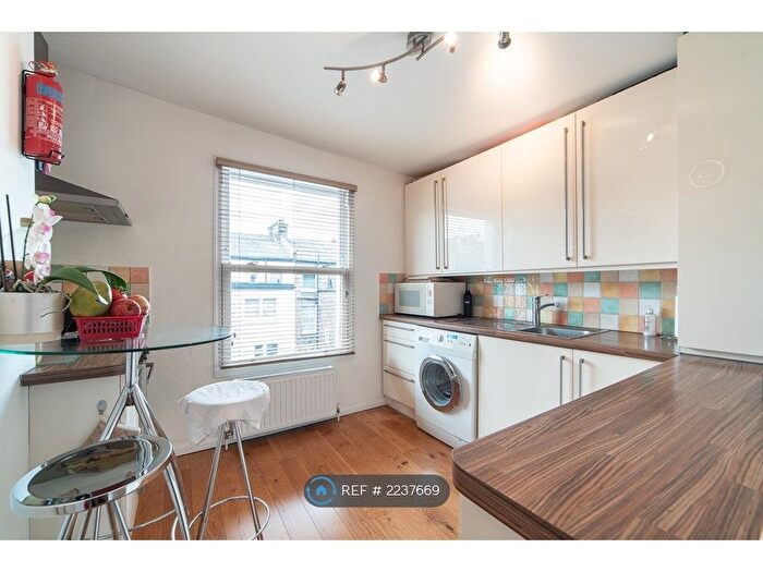 2 Bedroom Flat To Rent In Fernead Road, London, W9