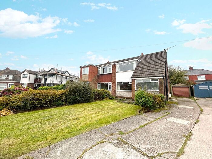 3 Bedroom Semi-Detached House For Sale In Kinross Avenue, Ashton-In-Makerfield, Wigan, WN4