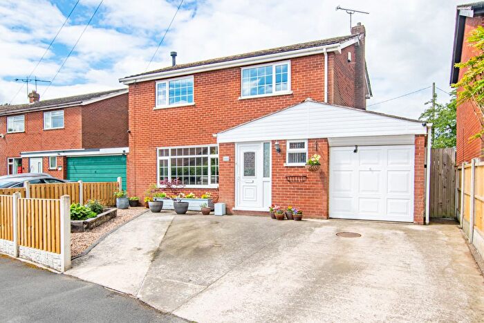 4 Bedroom Detached House For Sale In Low Road, Scrooby, DN10