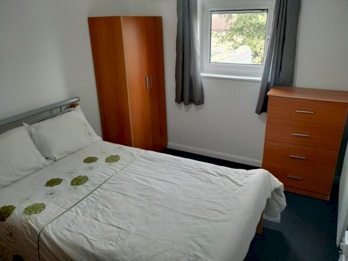 1 Bedroom Flat To Rent In Oakfield Road, Walthamstow, London E17