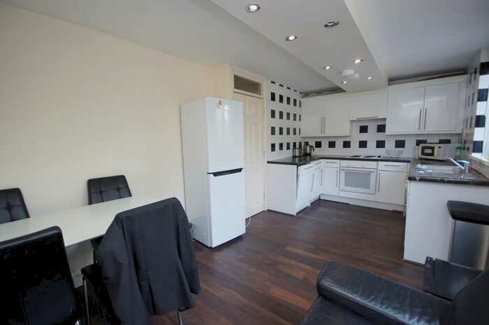 3 Bedroom Maisonette To Rent In Coopers Lane, St Pancras, NW1