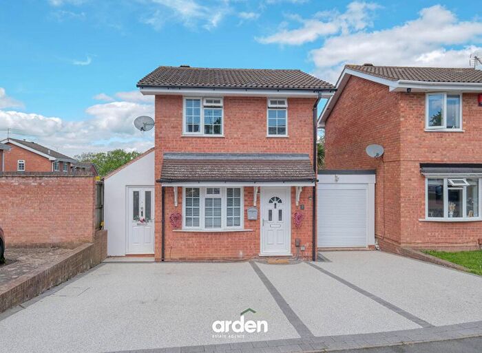 3 Bedroom Detached House For Sale In Packwood Close, Redditch, B97