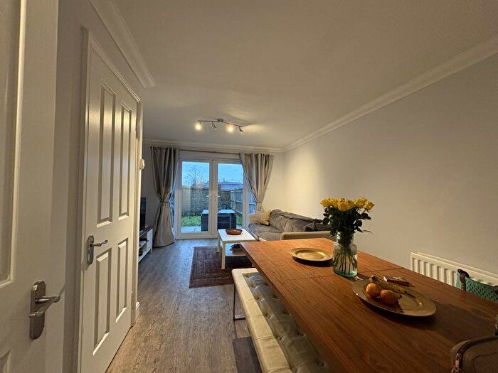 2 Bedroom End Of Terrace House To Rent In Burrell Green, Cuckfield, RH17