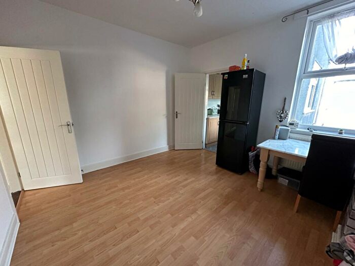 3 Bedroom End Of Terrace House For Sale In Heath Road, Stapenhill, Burton-on-Trent, DE15