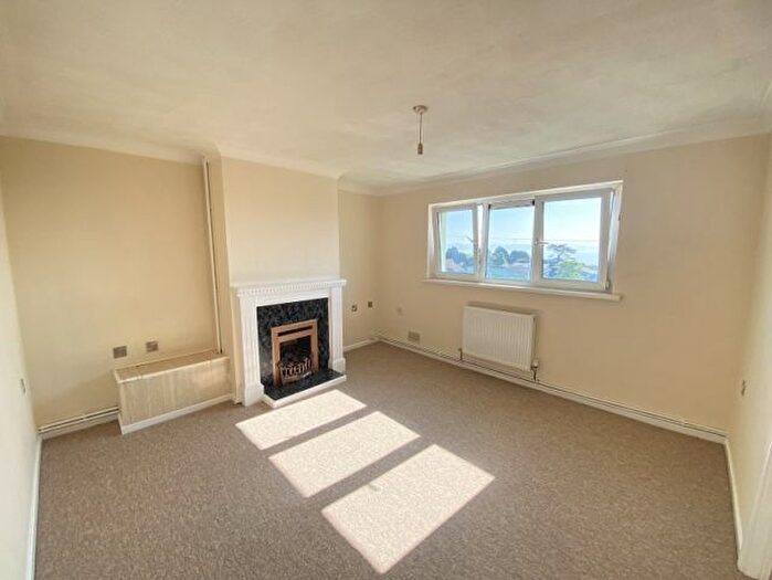 2 Bedroom Flat To Rent In West Cross, Kenilworth, SA3