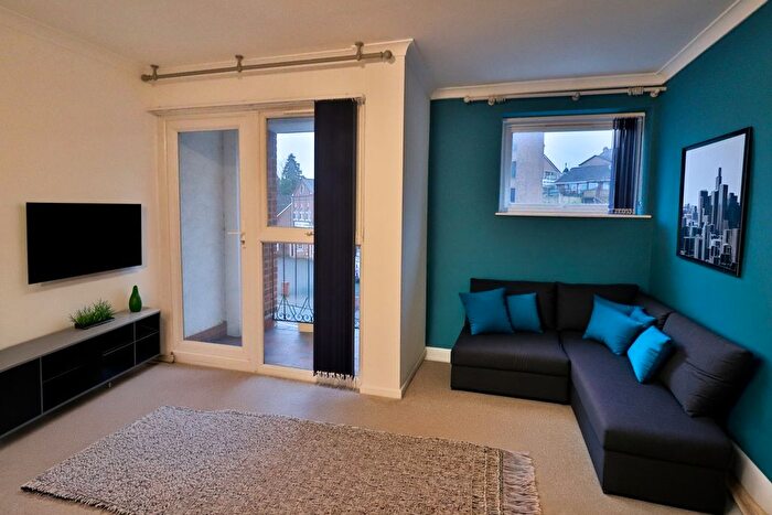 2 Bedroom Flat To Rent In Flat, Nd Floor Flat, Express Buildings, A Howsell Road, Malvern, WR14