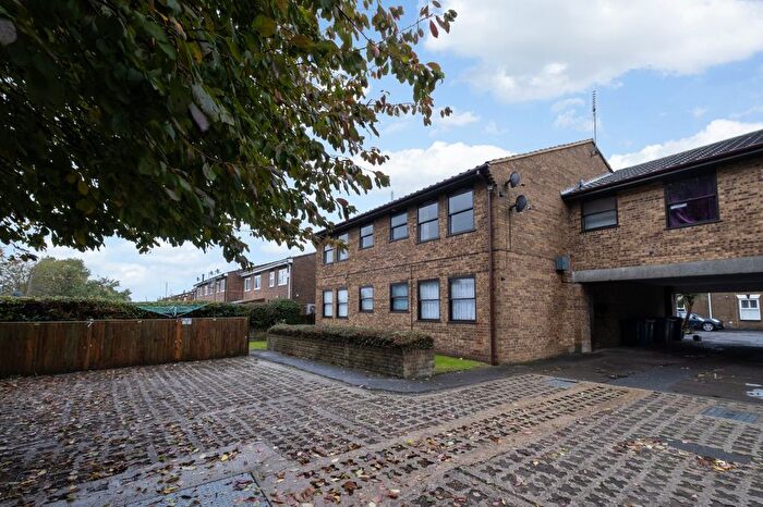 1 Bedroom Flat For Sale In Cyprus Road, Faversham, Kent, ME13