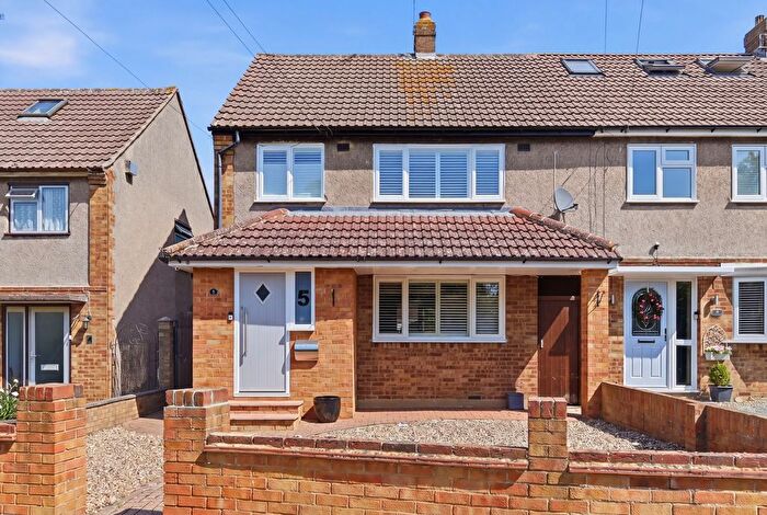3 Bedroom Link Detached House For Sale In Langley Green, Nazeing Road, Waltham Abbey, EN9