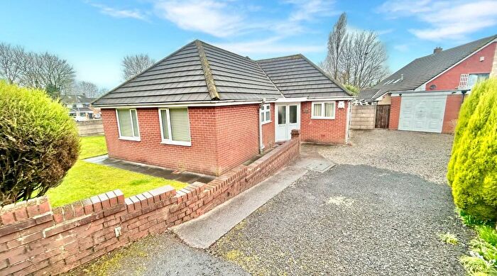 3 Bedroom Detached Bungalow For Sale In Block Lane, Chadderton, Oldham, OL9