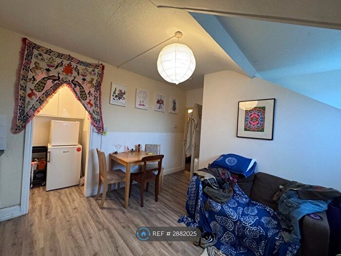 2 Bedroom Flat To Rent In Chesterfield Road, St. Andrews, Bristol, BS6