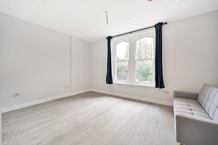 4 Bedroom Maisonette To Rent In St Margarets, Kingston Hill, Kingston Upon Thames, KT2