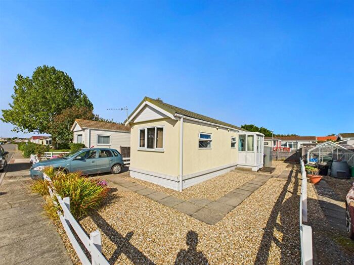 1 Bedroom Park Home For Sale In Seaholme Road, Mablethorpe, LN12