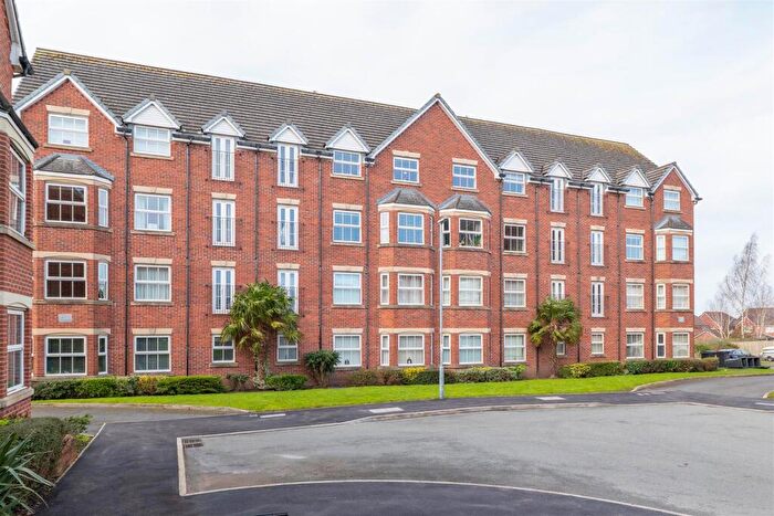 2 Bedroom Apartment For Sale In Heys Hunt Avenue, Leyland, PR25