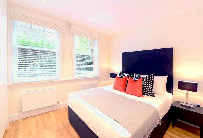 2 Bedroom Flat To Rent In Hamlet Gardens, Hammersmith, London, W6