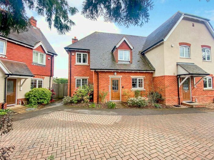 3 Bedroom Semi-Detached House To Rent In Keith Lock Gardens, Mortimer, Reading, Berkshire, RG7