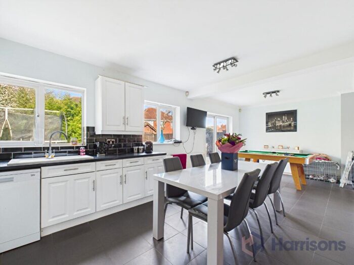 4 Bedroom Detached House For Sale In Balas Drive, Sittingbourne, Kent, ME10