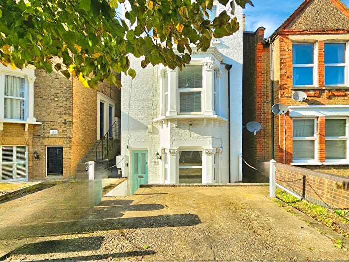 2 Bedroom Apartment For Sale In Birkbeck Road, Beckenham, BR3