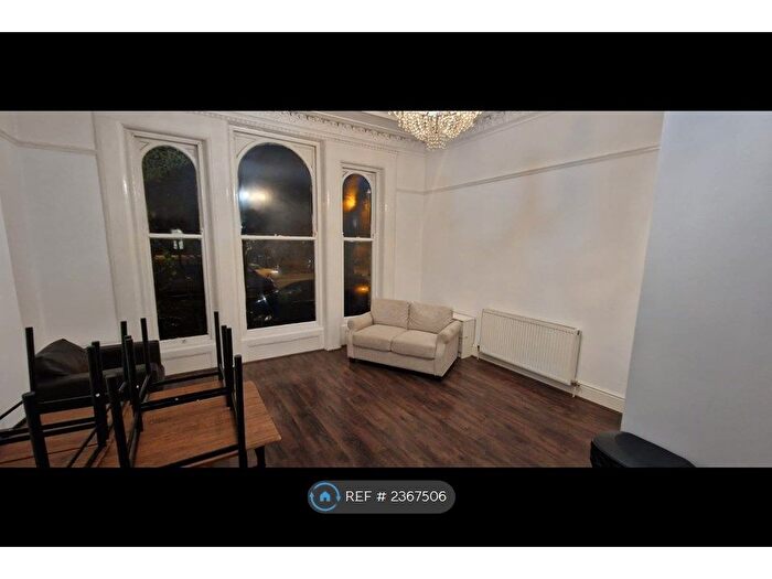 2 Bedroom Flat To Rent In Croxteth Road, Liverpool, L8
