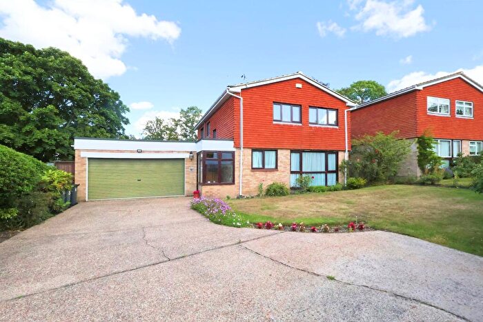4 Bedroom Detached House For Sale In Tanglewood Close, Shirley, CR0