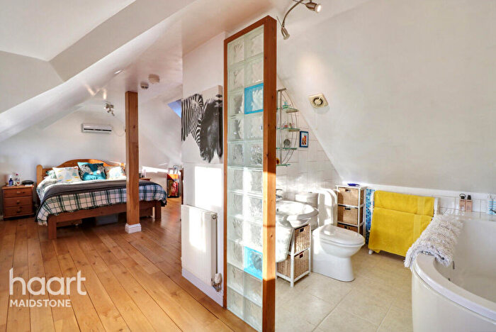 5 Bedroom Detached House For Sale In Joy Wood, Maidstone, ME17