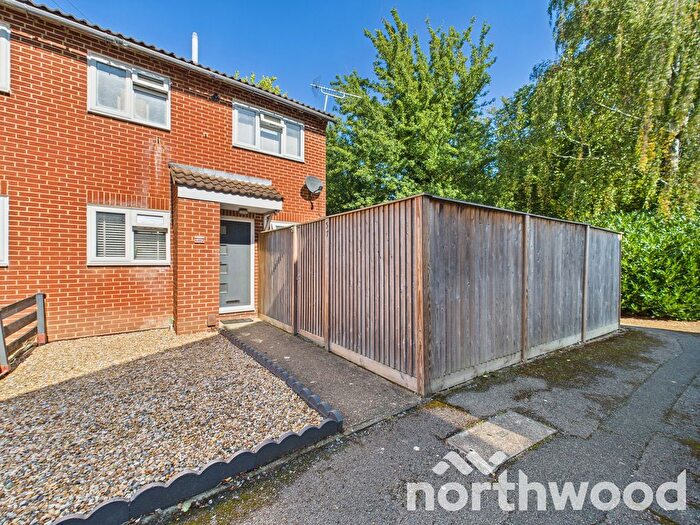 1 Bedroom Detached House For Sale In Manorfield, Singleton, Ashford, TN23