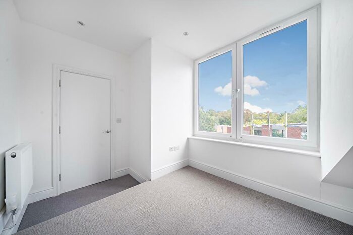 2 Bedroom Flat For Sale In Muswell Hill, Highgate, N10