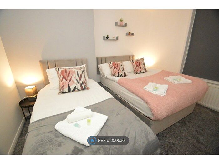 5 Bedroom Semi-Detached House To Rent In Abbotsford Road, Gateshead, NE10