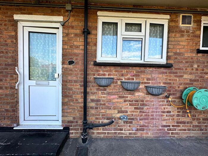 1 Bedroom Flat To Rent In Bedroom Falts Available Hayes, UB3