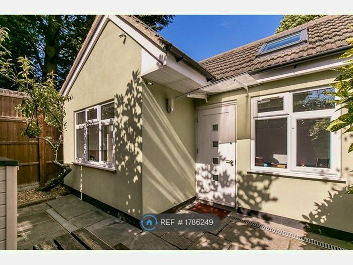 1 Bedroom Flat To Rent In The Vale, London, NW11