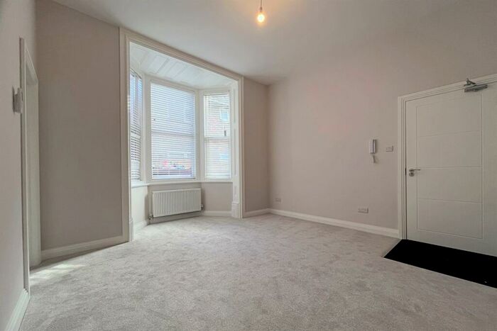 Flat To Rent In Southbourne, BH6