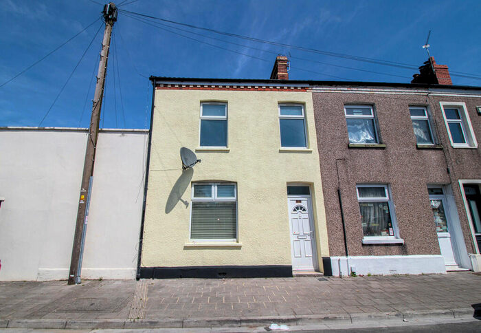 3 Bedroom End Of Terrace House To Rent In Stafford Road, Cardiff, CF11