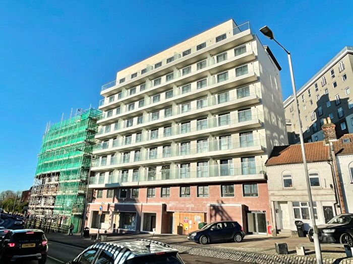 1 Bedroom Apartment To Rent In Midland Apartments, Midland Road, Luton, Bedfordshire, LU2