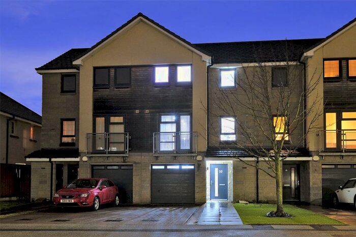 4 Bedroom Town House To Rent In Hammerman Drive, Aberdeen, AB24