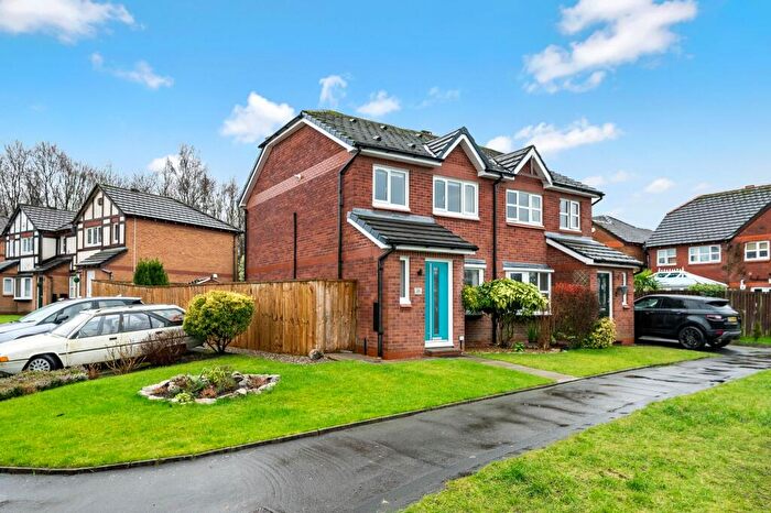 3 Bedroom Semi-Detached House For Sale In Beaumont Chase, Bolton, BL3