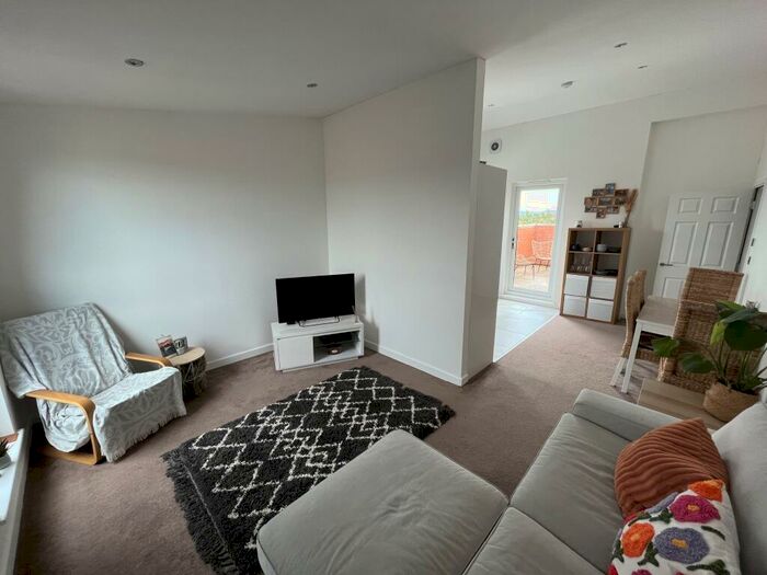 2 Bedroom Flat To Rent In Nottingham Road, Loughborough, LE11