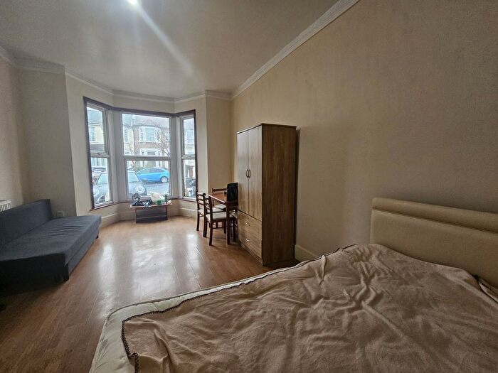 1 Bedroom Flat To Rent In Ilford, IG1