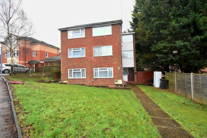 2 Bedroom Maisonette To Rent In Falconers Road, Luton, LU2