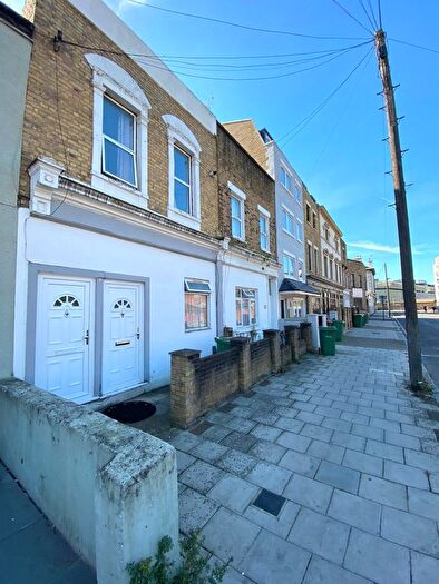 1 Bedroom Maisonette To Rent In Windmill Lane, Stratford, E15