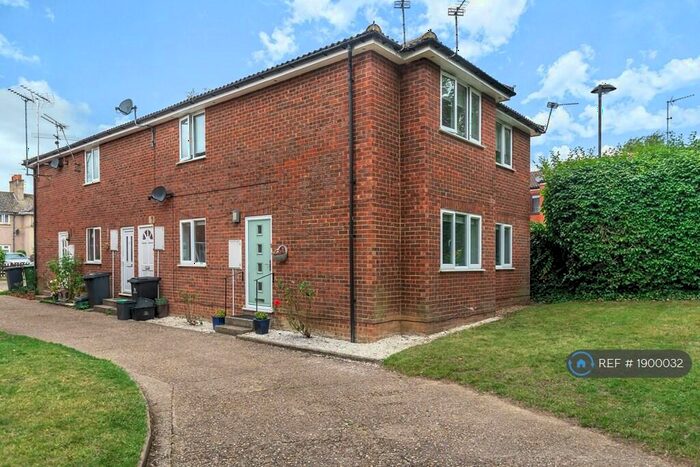 2 Bedroom Flat To Rent In Newtown Road, Marlow, SL7