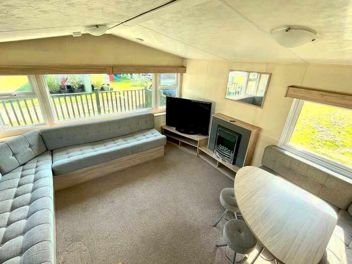2 Bedroom Caravan For Sale In Northampton, Northamptonshire, NN3